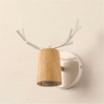 Applique murale scandinave bois et métal avec design cornes de cerf