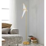 Lampadaire Design Oiseau Origami – Pied Doré Élégant