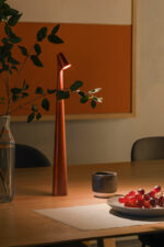 Lampe de Table Design Minimaliste – LED Rechargeable 5V / 2W – Rouge Bordeaux